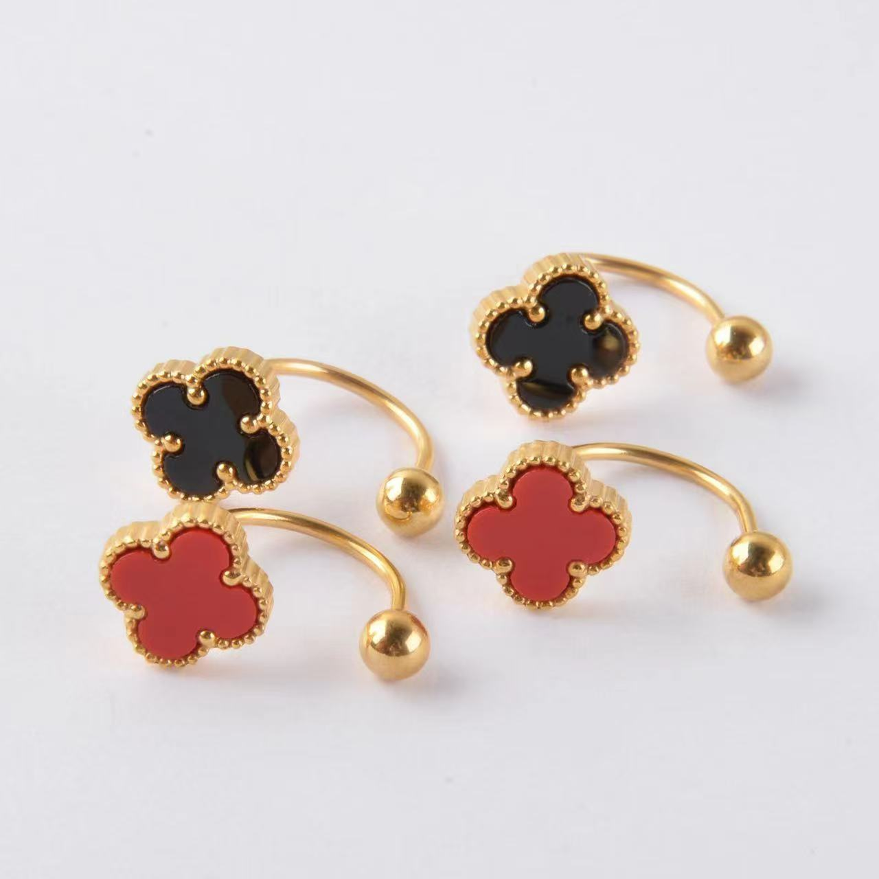Aretes dorados de acero inoxidable